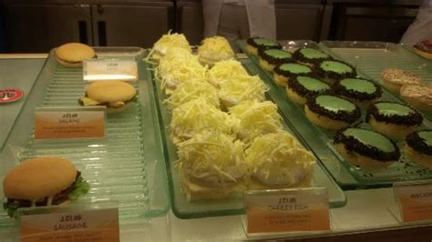 J.Co Donut Araneta Center Cubao .